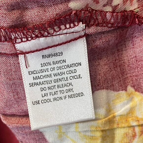 DEREK HEART Women's Biking Red Floral Smocked Peplum Top SZ M - Picture 7 of 7